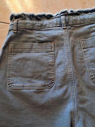 Shorts jeans bambina Mayoral. La taglia è una 16A
