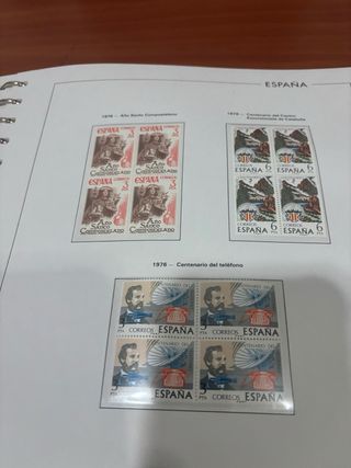Álbum sellos España 1975-81 bloques de 4 sellos
