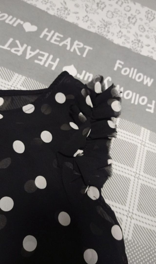 Canotta pois nera e bianca