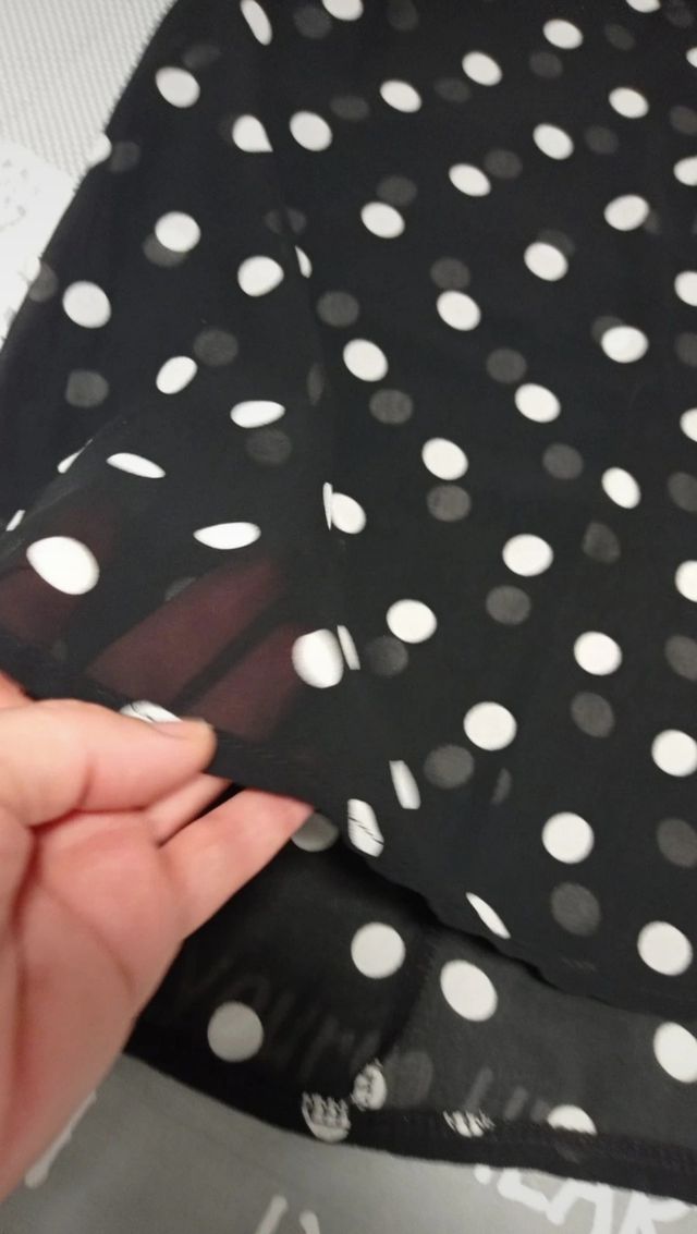 Canotta pois nera e bianca