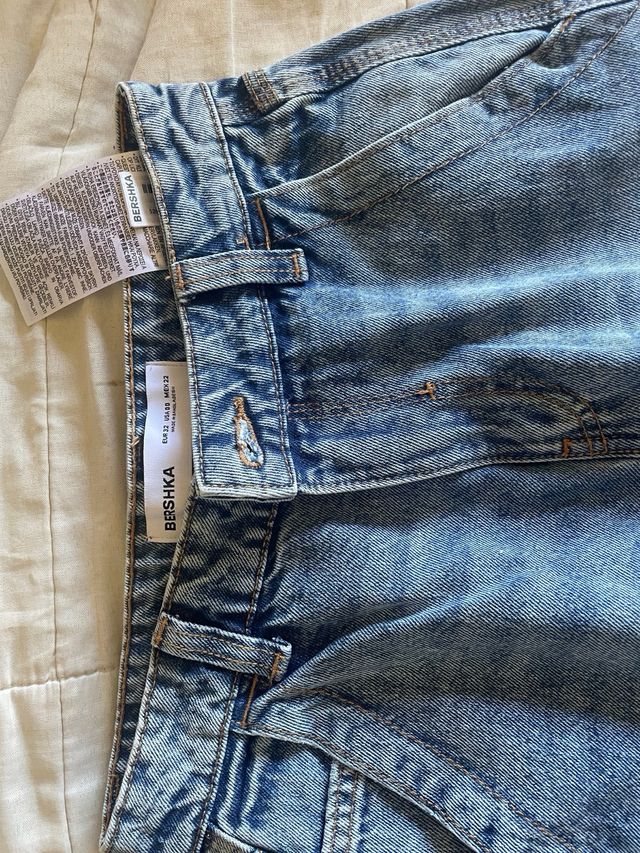 Vaqueros cargo Bershka -talla S