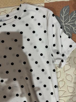 Camiseta blanca lunares Zara