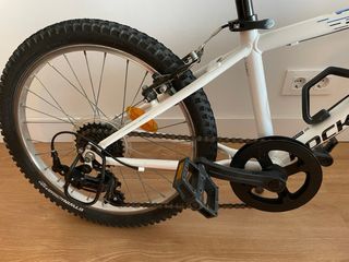 Bicicleta MTB Rockrider 20" blanca incl. caballete