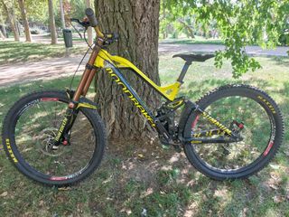 Mondraker Summum downhill