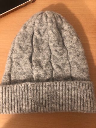 Gorro lana gris Stradivarius