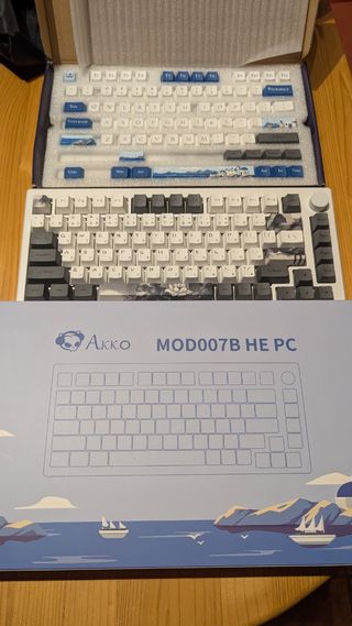 Teclado Akko MOD007B + keycaps estilo japones