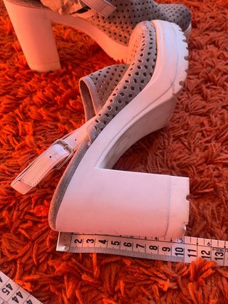 Zuecos Hobby beige/gris