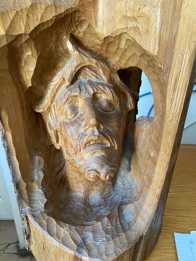 Scultura in legno di Gesù