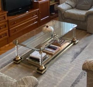Mesa centro cristal dorada