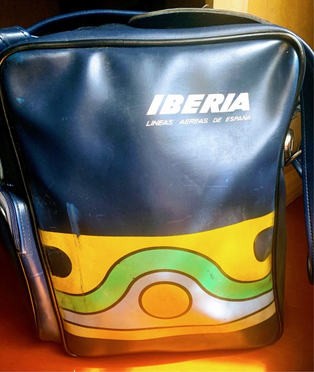 Bolso Iberia años 70. Azafata. Diseño Leo Benhayer