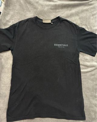 Camiseta Essentials Negra - Talla S