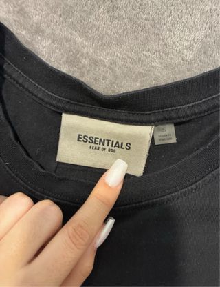 Camiseta Essentials Negra - Talla S