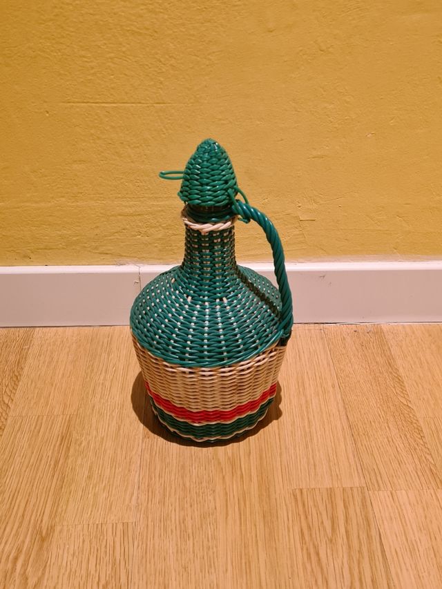 Damajuana mimbre vintage