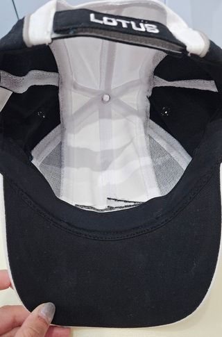 Cappellino Lotus bianco e nero