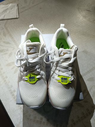 Zapatillas Joma blancas