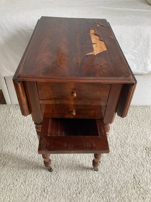 Mesa plegable antigua de caoba