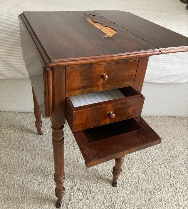 Mesa plegable antigua de caoba