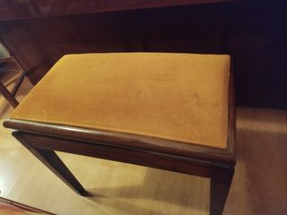 Piano Kawai marrón vertical + banco