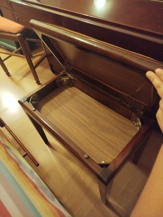 Piano Kawai marrón vertical + banco