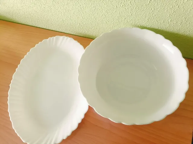 Fuente y ensaladera blancas