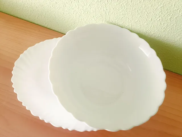 Fuente y ensaladera blancas