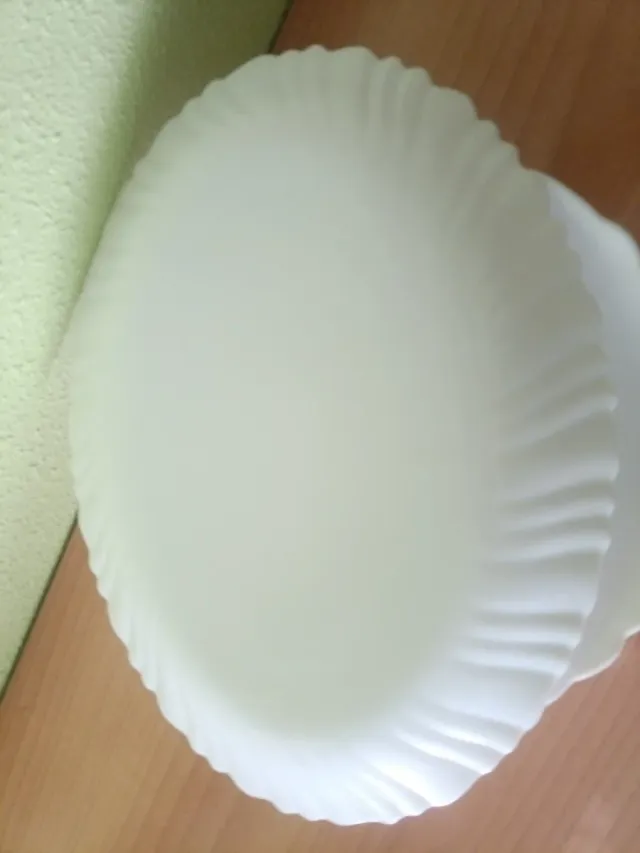 Fuente y ensaladera blancas