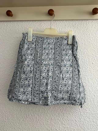 Falda blanca y azul - veraniega