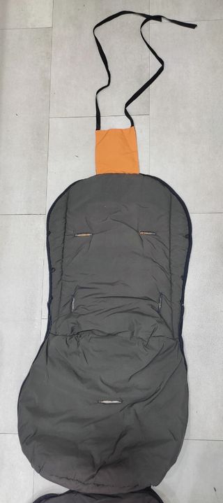 Saco silla universal Bebé marca Uzturre