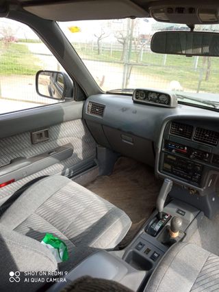 TOYOTA Hilux 2.5 D4D Doble Cabina SR 4x4