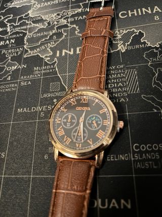 Reloj Geneva marrón dorado