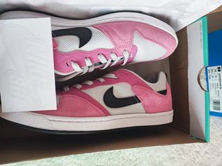 Nike SB Alleyoop Rosa Talla 42.5 Nuevas Skateboard