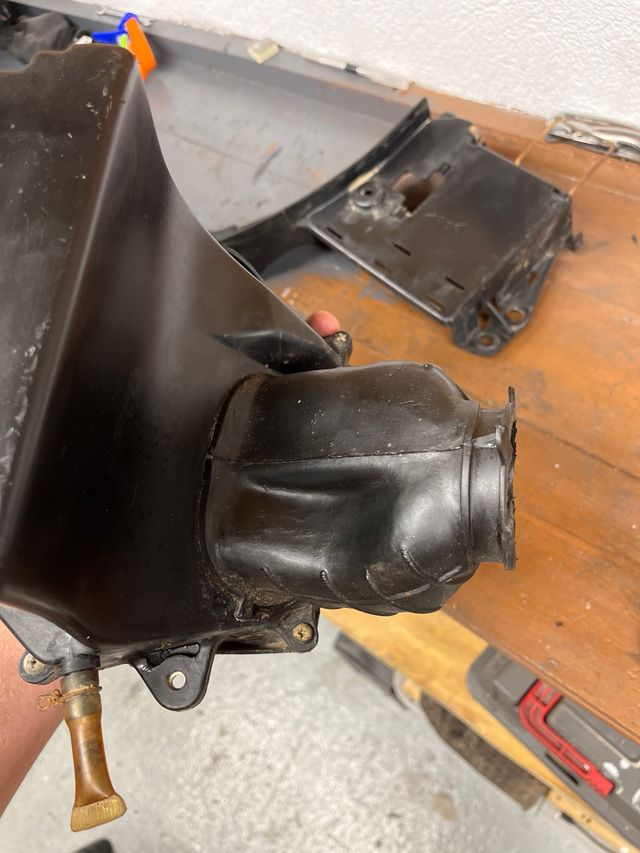 Caja filtro aire DT125 + soporte bateria