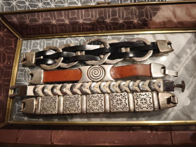 Pulseras cuero plata