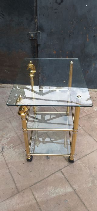 Mesa cristal y bronce ..buen estado 
