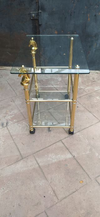 Mesa cristal y bronce ..buen estado 