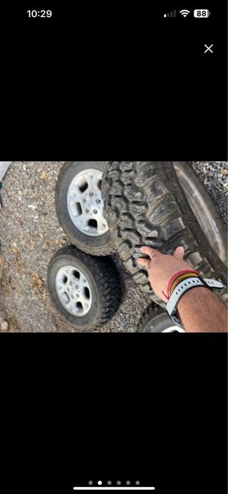4 Ruedas Jeep + Llantas