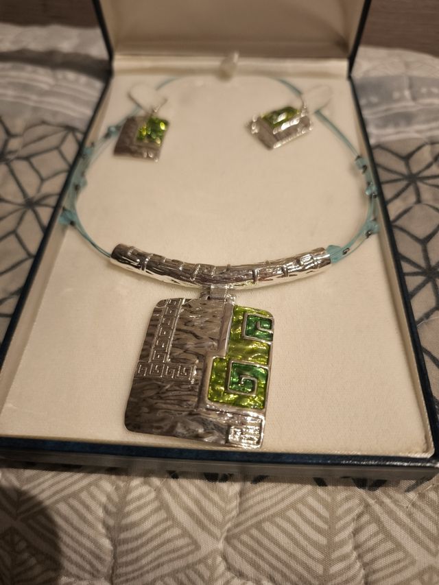 Joyas La Araucaria - Plata y Verde