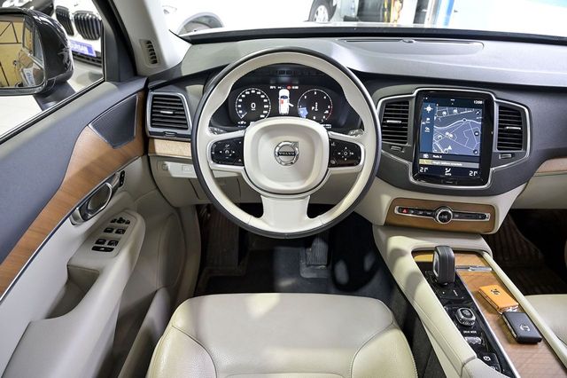 Volvo XC90   2.0 B5 D AWD Momentum Pro Auto 