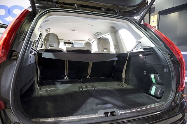 Volvo XC90   2.0 B5 D AWD Momentum Pro Auto 