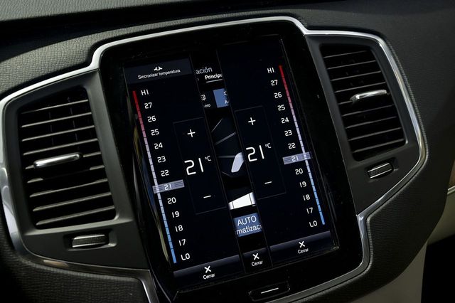 Volvo XC90   2.0 B5 D AWD Momentum Pro Auto 
