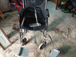 Silla de ruedas,y regalo de andador,