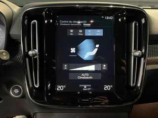 Volvo XC40 Recharge 1.5 T5 262cv Auto R-Design