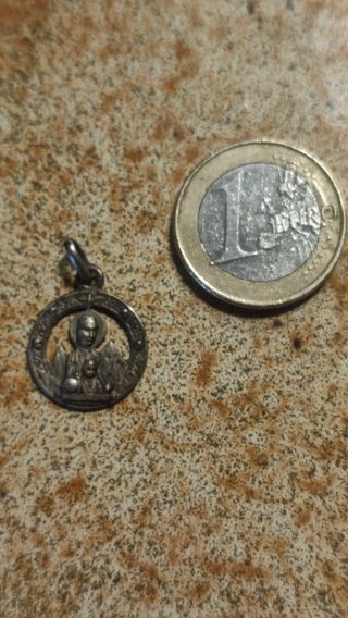 Medalla Virgen Montserrat plata