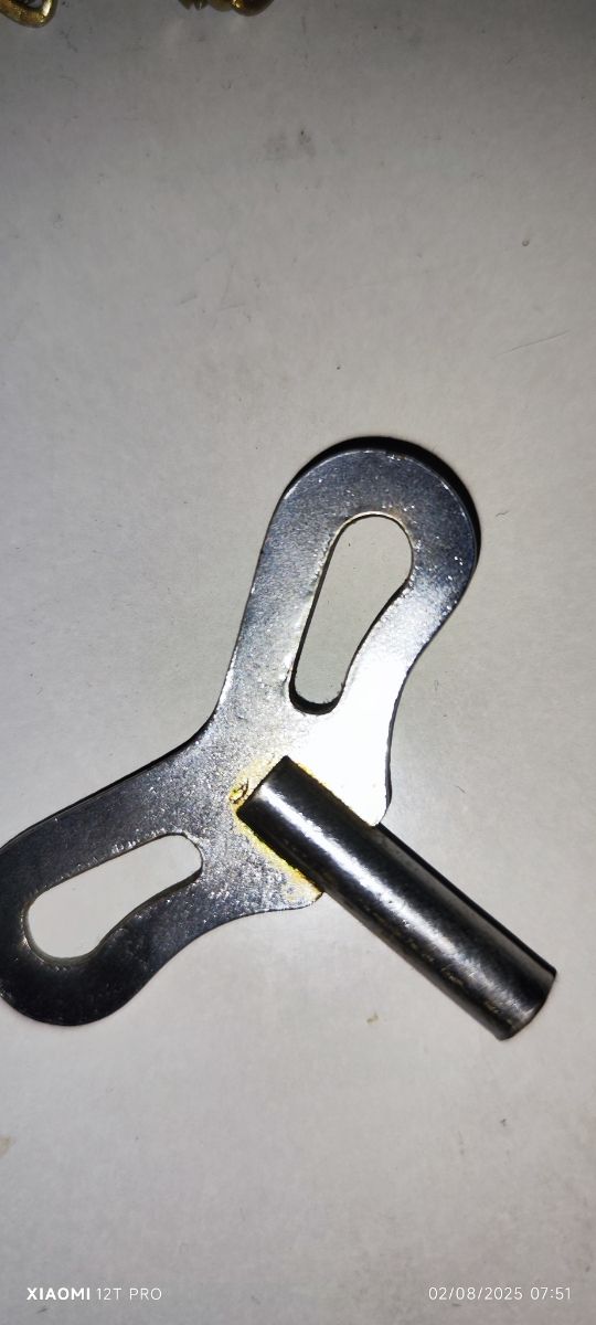 Reloj Madera Antiguo Gran tamaño FUNCIONANDO llave