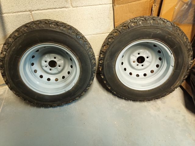 Pneumatici chiodati da neve Usate