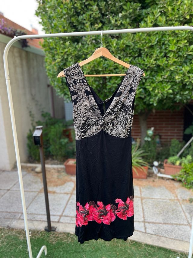 Vestidos Desigual negro y rojo