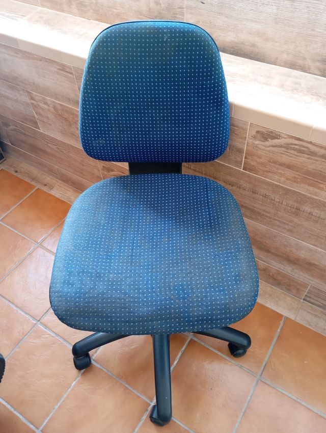Silla oficina giratoria azul