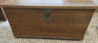 Baúl madera tallado - rústico