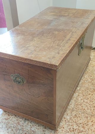 Baúl madera tallado - rústico