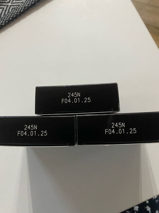 3 Fondotinta Avon Flawless
